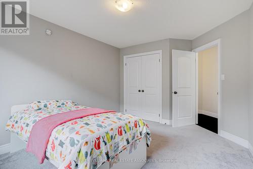 246 Nashville Circle, Hamilton, ON - Indoor Photo Showing Bedroom