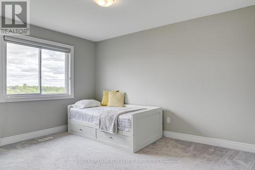 246 Nashville Circle, Hamilton, ON - Indoor Photo Showing Bedroom
