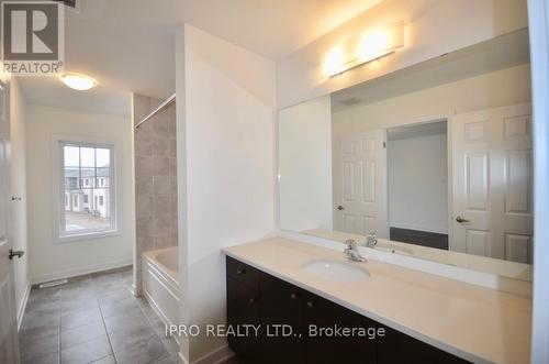 166 Aviron Crescent, Welland, ON - Indoor Photo Showing Bathroom