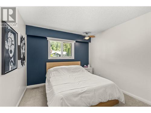 990 Walker Drive, Kelowna, BC - Indoor Photo Showing Bedroom