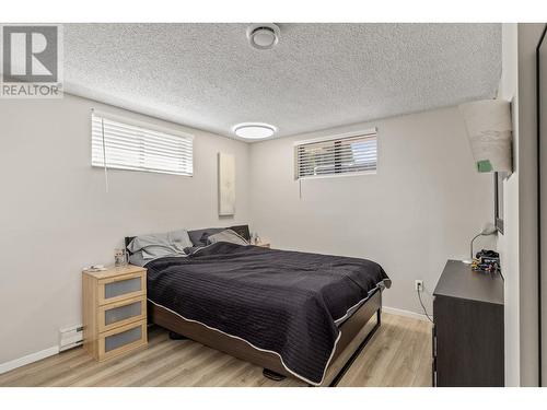 990 Walker Drive, Kelowna, BC - Indoor Photo Showing Bedroom