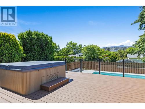 990 Walker Drive, Kelowna, BC - Outdoor With Deck Patio Veranda