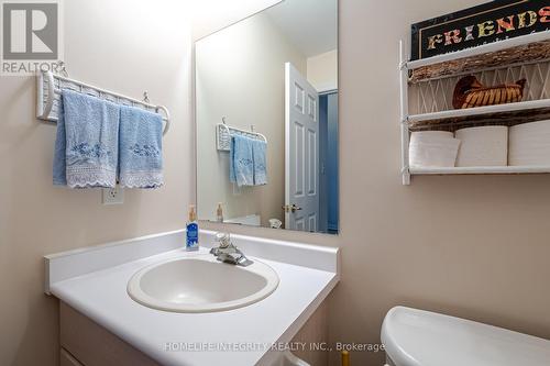 6 La Costa Court, New Tecumseth (Alliston), ON - Indoor Photo Showing Bathroom