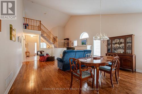 6 La Costa Court, New Tecumseth (Alliston), ON - Indoor Photo Showing Dining Room