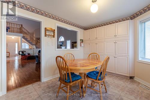 6 La Costa Court, New Tecumseth (Alliston), ON - Indoor Photo Showing Dining Room