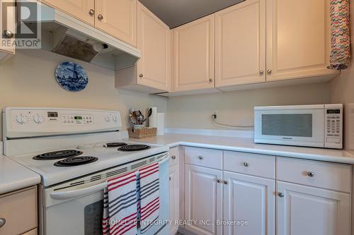 6 La Costa Court, New Tecumseth (Alliston), ON - Indoor Photo Showing Kitchen