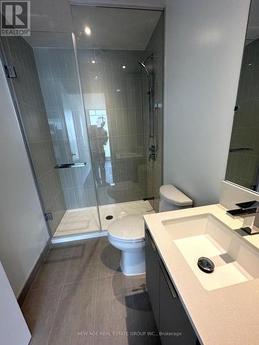 4110 - 3900 Confederation Parkway W, Mississauga, ON - Indoor Photo Showing Bathroom