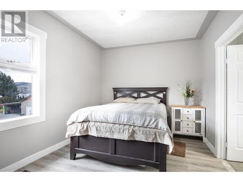 7880 Pleasant Valley Road, Vernon, BC - Indoor Photo Showing Bedroom