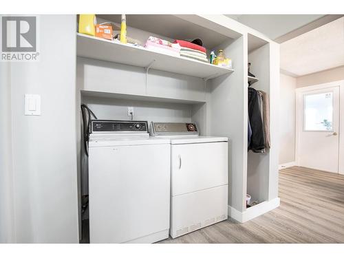 7880 Pleasant Valley Road, Vernon, BC - Indoor Photo Showing Laundry Room