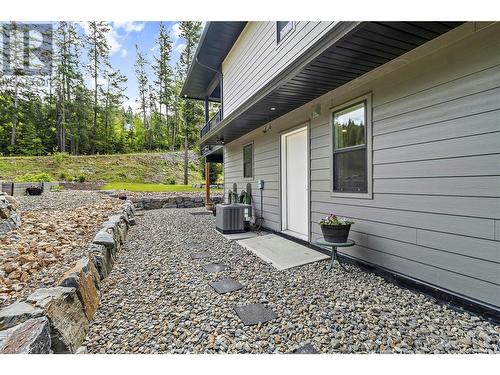 2884 Golf Course Drive, Blind Bay, BC - Outdoor With Exterior