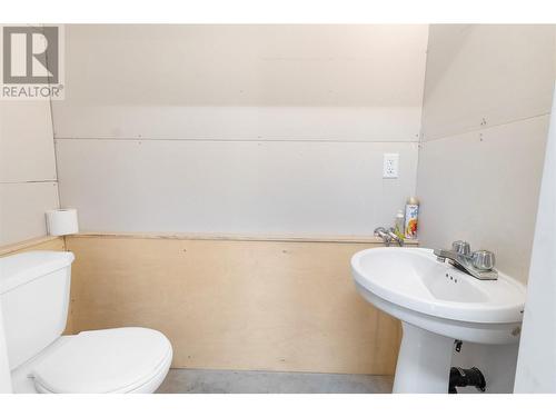 2884 Golf Course Drive, Blind Bay, BC - Indoor Photo Showing Bathroom