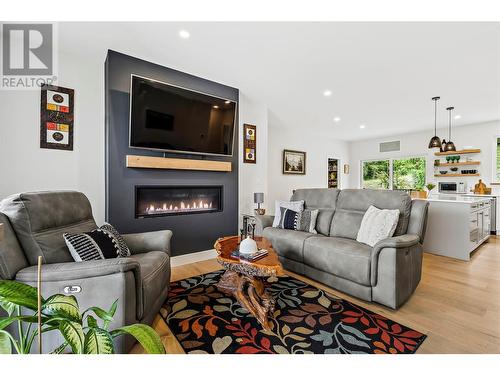 2884 Golf Course Drive, Blind Bay, BC - Indoor Photo Showing Living Room With Fireplace