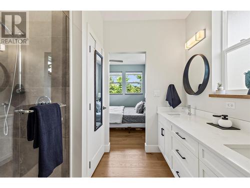 2884 Golf Course Drive, Blind Bay, BC - Indoor Photo Showing Bathroom