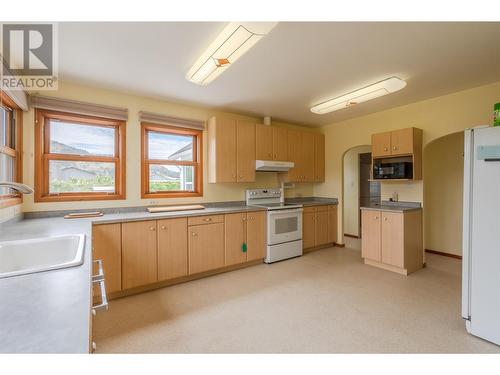 15018 Vanderburgh Avenue, Summerland, BC - Indoor Photo Showing Kitchen