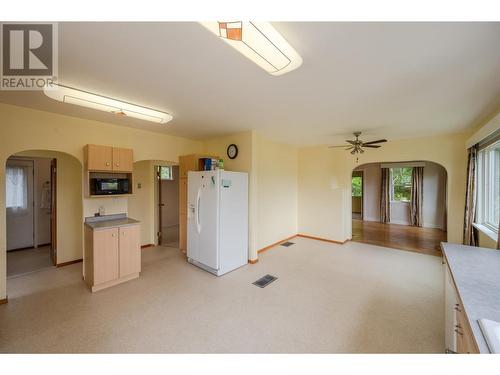 15018 Vanderburgh Avenue, Summerland, BC - Indoor Photo Showing Kitchen