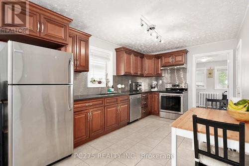 294 Wharncliffe Road S, London, ON - Indoor Photo Showing Kitchen