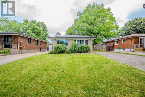 27 Stanlow Crescent, Hamilton, ON - Outdoor With Facade