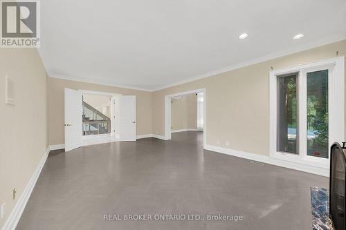 25 Jenkins Drive, Richmond Hill, ON - Indoor Photo Showing Other Room