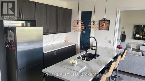 211 Lia Drive, Clearview (Stayner), ON - Indoor Photo Showing Kitchen