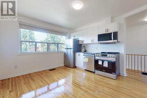 Upper - 17 Woodenhill Court, Toronto, ON - Indoor Photo Showing Kitchen