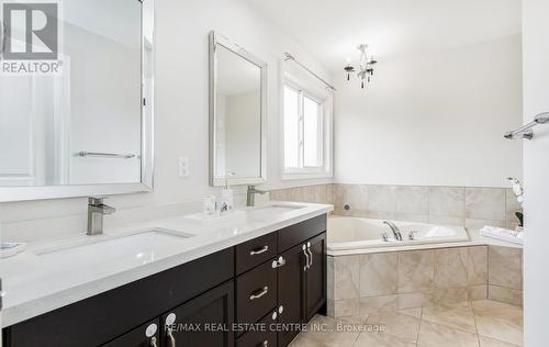 8536 Forestview Boulevard, Niagara Falls, ON - Indoor Photo Showing Bathroom