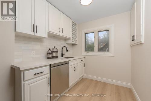 75 Guelph Street, Halton Hills, ON - Indoor Photo Showing Kitchen