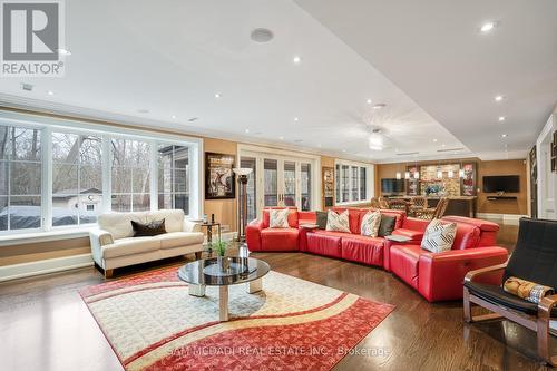 1604 Spring Road, Mississauga, ON - Indoor Photo Showing Living Room