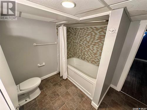 1356 Garnet Street, Regina, SK - Indoor Photo Showing Bathroom