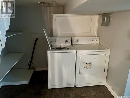 1356 Garnet Street, Regina, SK - Indoor Photo Showing Laundry Room