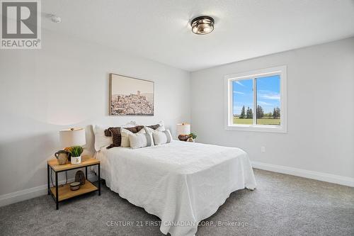 483 Huron Street, Plympton-Wyoming (Plympton Wyoming), ON - Indoor Photo Showing Bedroom