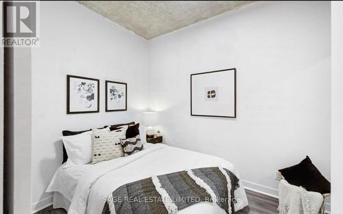 208 - 127 Queen Street E, Toronto, ON - Indoor Photo Showing Bedroom