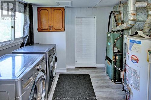 99 Edgar Street, Chatham, ON - Indoor Photo Showing Laundry Room