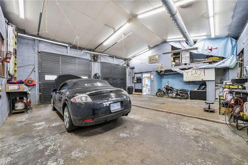 62 East 33Rd Street, Hamilton, ON - Indoor Photo Showing Garage