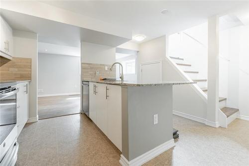 2 Bellingham Drive|Unit #2, Hamilton, ON - Indoor Photo Showing Kitchen With Upgraded Kitchen