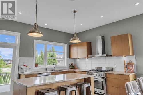 311 Pohorecky Street, Saskatoon, SK - Indoor Photo Showing Kitchen With Upgraded Kitchen