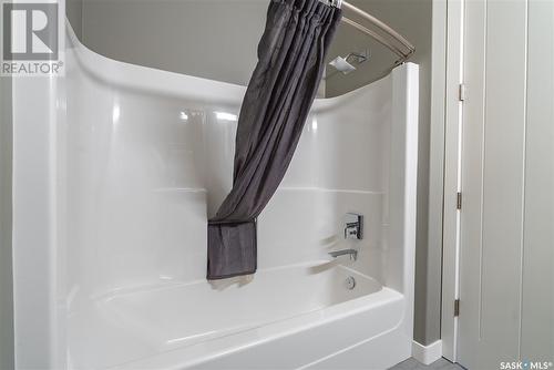311 Pohorecky Street, Saskatoon, SK - Indoor Photo Showing Bathroom