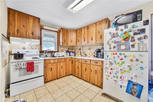 62 East 33Rd Street, Hamilton, ON - Indoor Photo Showing Kitchen