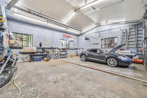 62 East 33Rd Street, Hamilton, ON - Indoor Photo Showing Garage