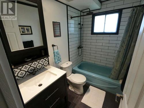 841 Tum Tum Crescent, Revelstoke, BC - Indoor Photo Showing Bathroom