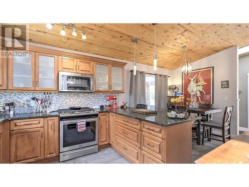 12821 Schaeffer Crescent, Summerland, BC - Indoor Photo Showing Kitchen