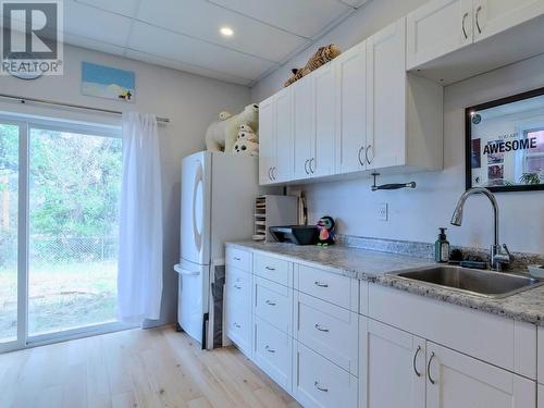 12821 Schaeffer Crescent, Summerland, BC - Indoor Photo Showing Kitchen