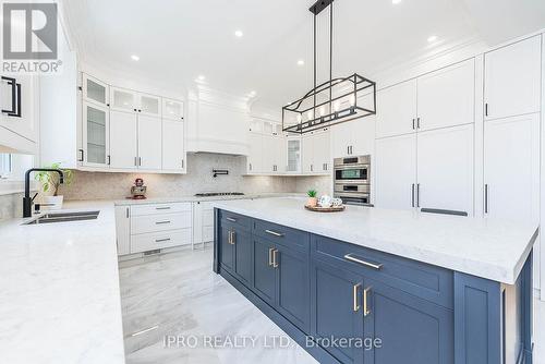 303 Delta Street, Toronto (Alderwood), ON - Indoor Photo Showing Kitchen With Double Sink With Upgraded Kitchen