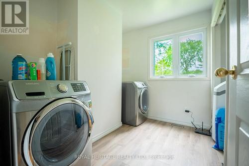 28 Andrew Court, Kawartha Lakes, ON - Indoor Photo Showing Laundry Room
