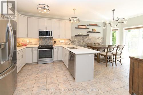 54 Williams Street, Collingwood, ON - Indoor Photo Showing Kitchen With Double Sink With Upgraded Kitchen