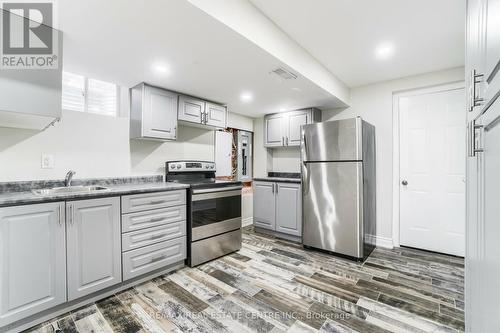 27 Fulmer Road, Brampton, ON - Indoor Photo Showing Kitchen With Upgraded Kitchen