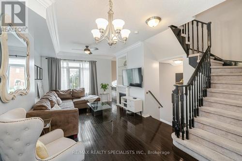 3203 Joel Kerbel Place, Mississauga, ON - Indoor Photo Showing Living Room