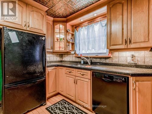 6 Ostrander Boulevard, Halton Hills (Georgetown), ON - Indoor Photo Showing Kitchen