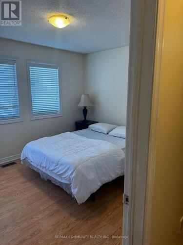 2 Rowley Street, Richmond Hill, ON - Indoor Photo Showing Bedroom