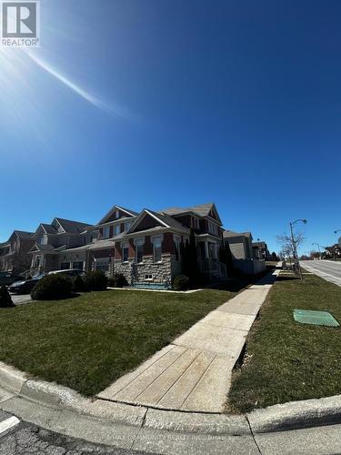 2 Rowley Street, Richmond Hill, ON - Outdoor With Facade