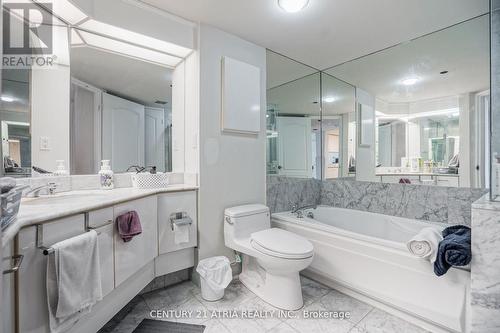 3309 - 38 Elm Street, Toronto, ON - Indoor Photo Showing Bathroom